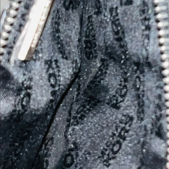 Michael Kors Black Leather and embossed Silver Button Wristlet Vintage - Picture 11 of 16